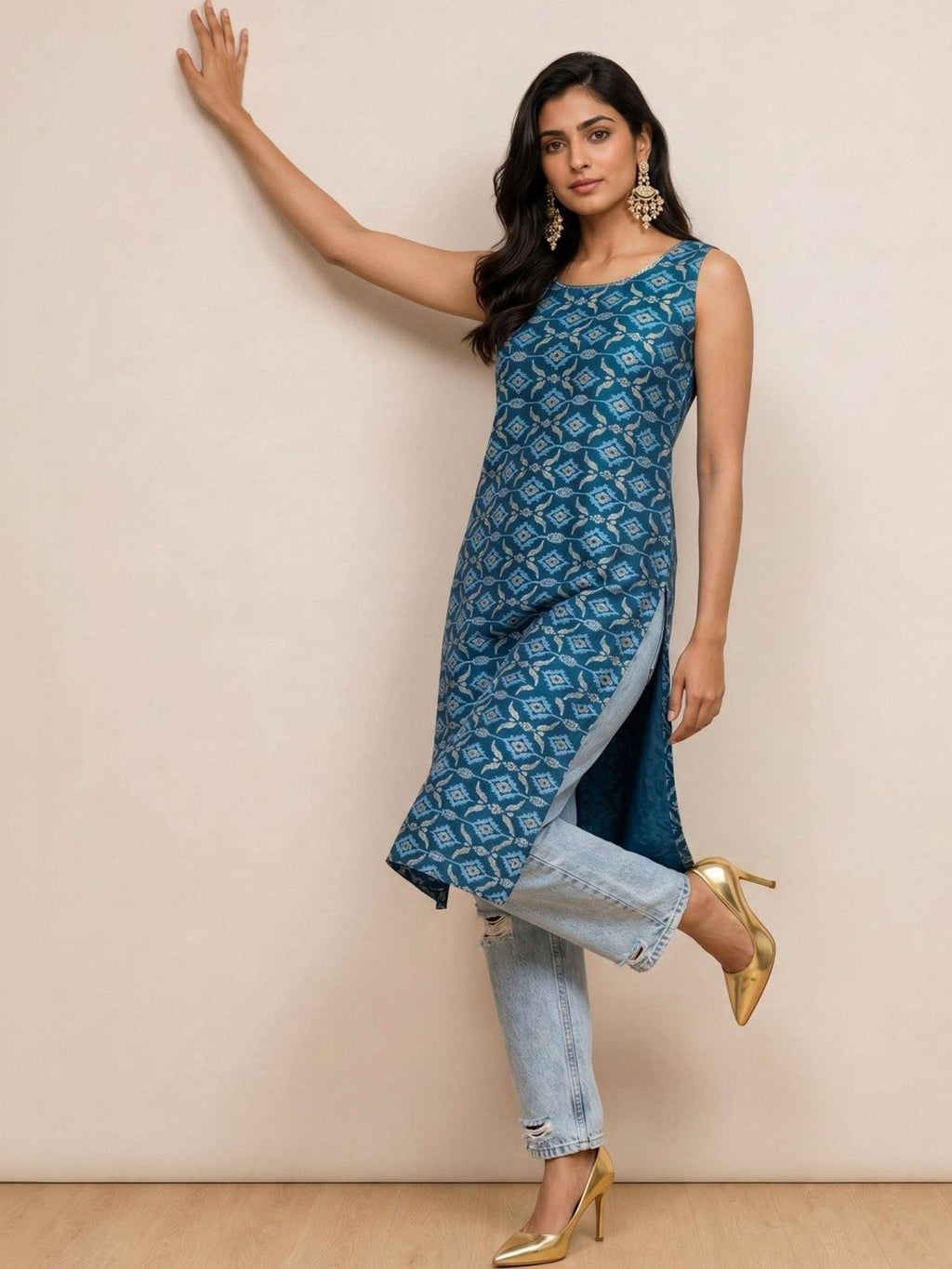 Womens Blue Cotton Blend Printed Round Neck Sleeveless Kurta | U3S - view 5