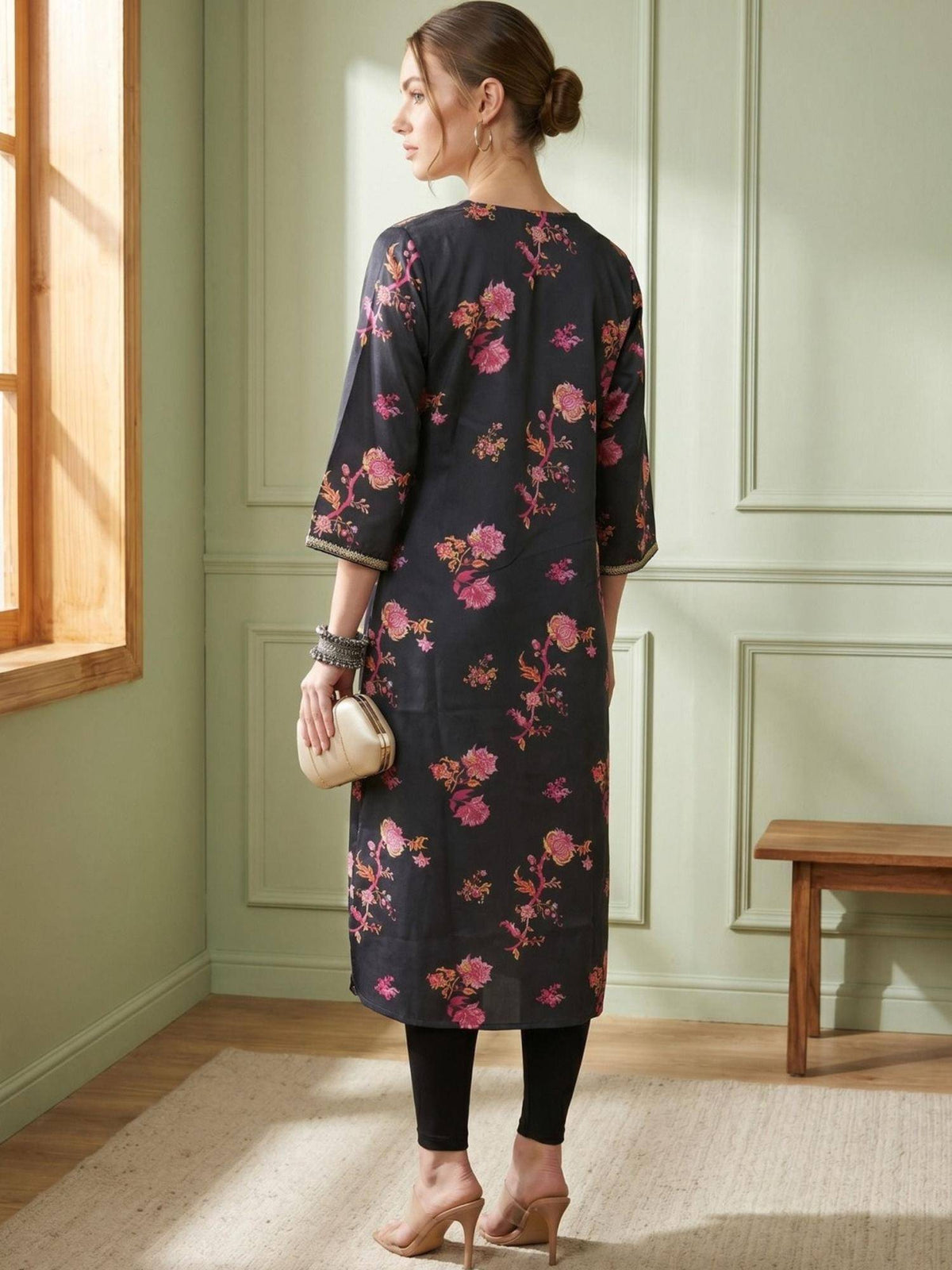 Womens Black Cotton Blend Printed V-Neck Three Fourth Sleeves Kurta | FY93 - view 2