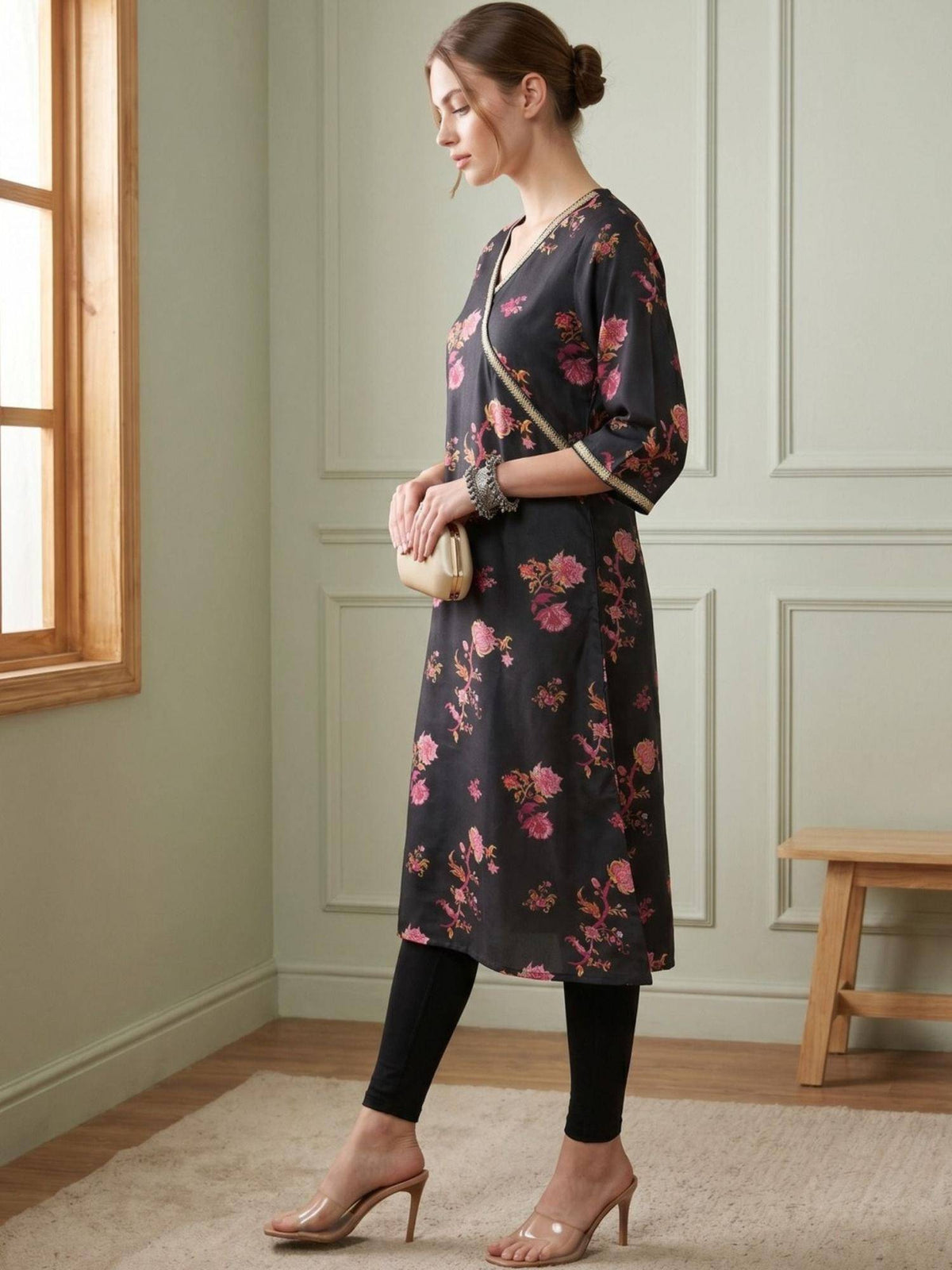 Womens Black Cotton Blend Printed V-Neck Three Fourth Sleeves Kurta | FY93 - view 3
