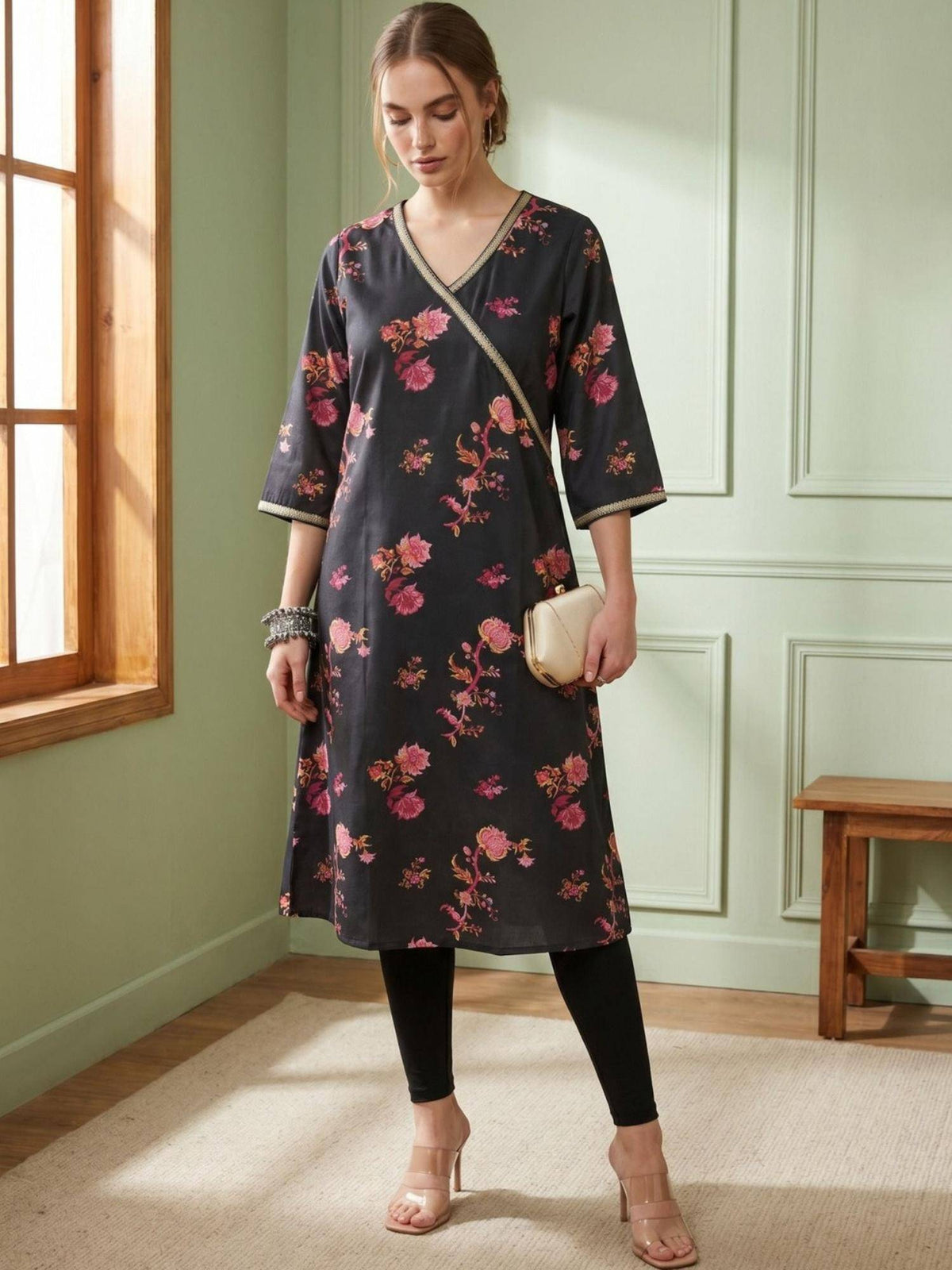 Womens Black Cotton Blend Printed V-Neck Three Fourth Sleeves Kurta | FY93 - view 5