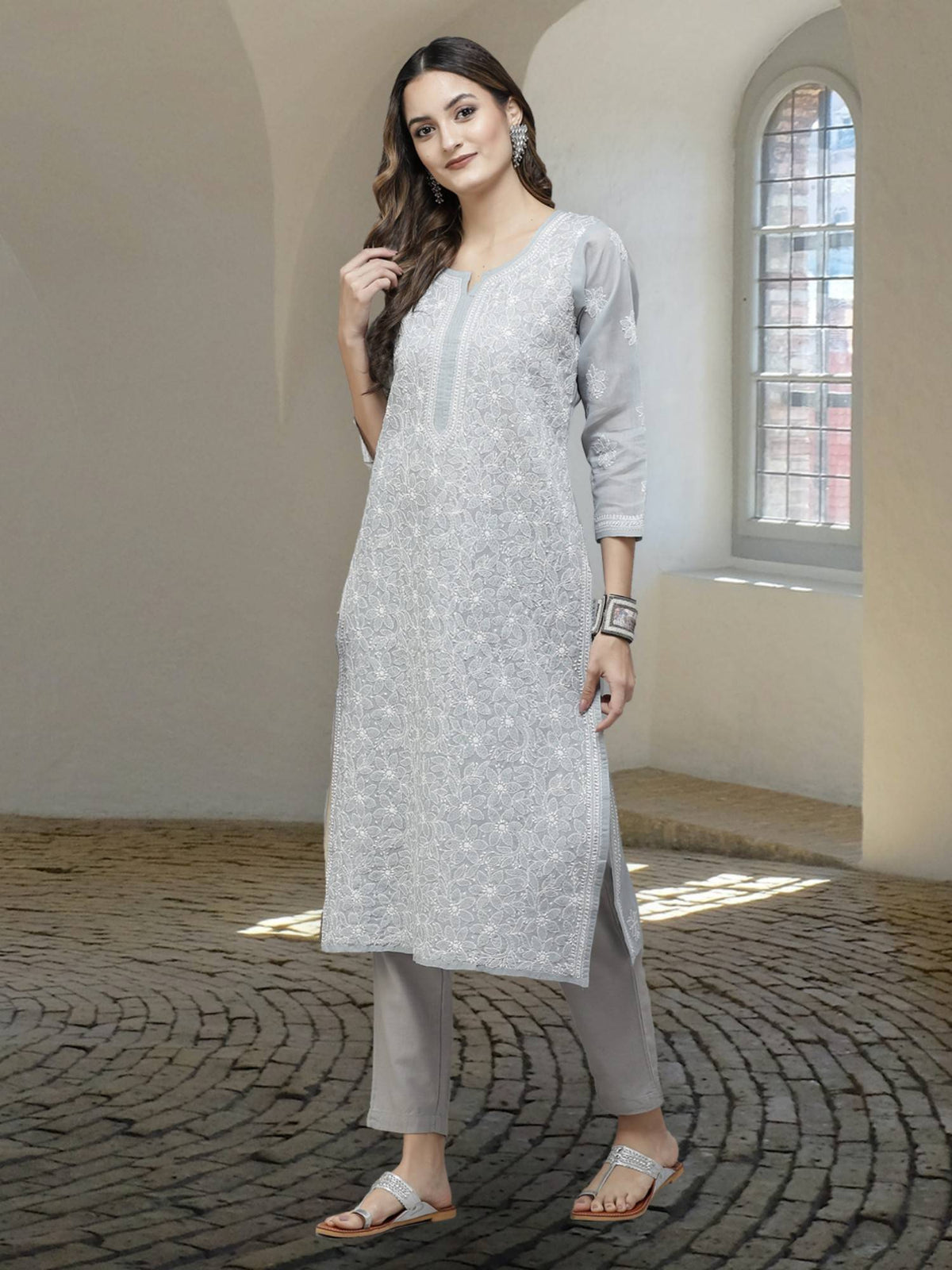 Hand Embroidered White Cotton Lucknowi Chikan Kurta (XS) (A411181) | KDG - view 50