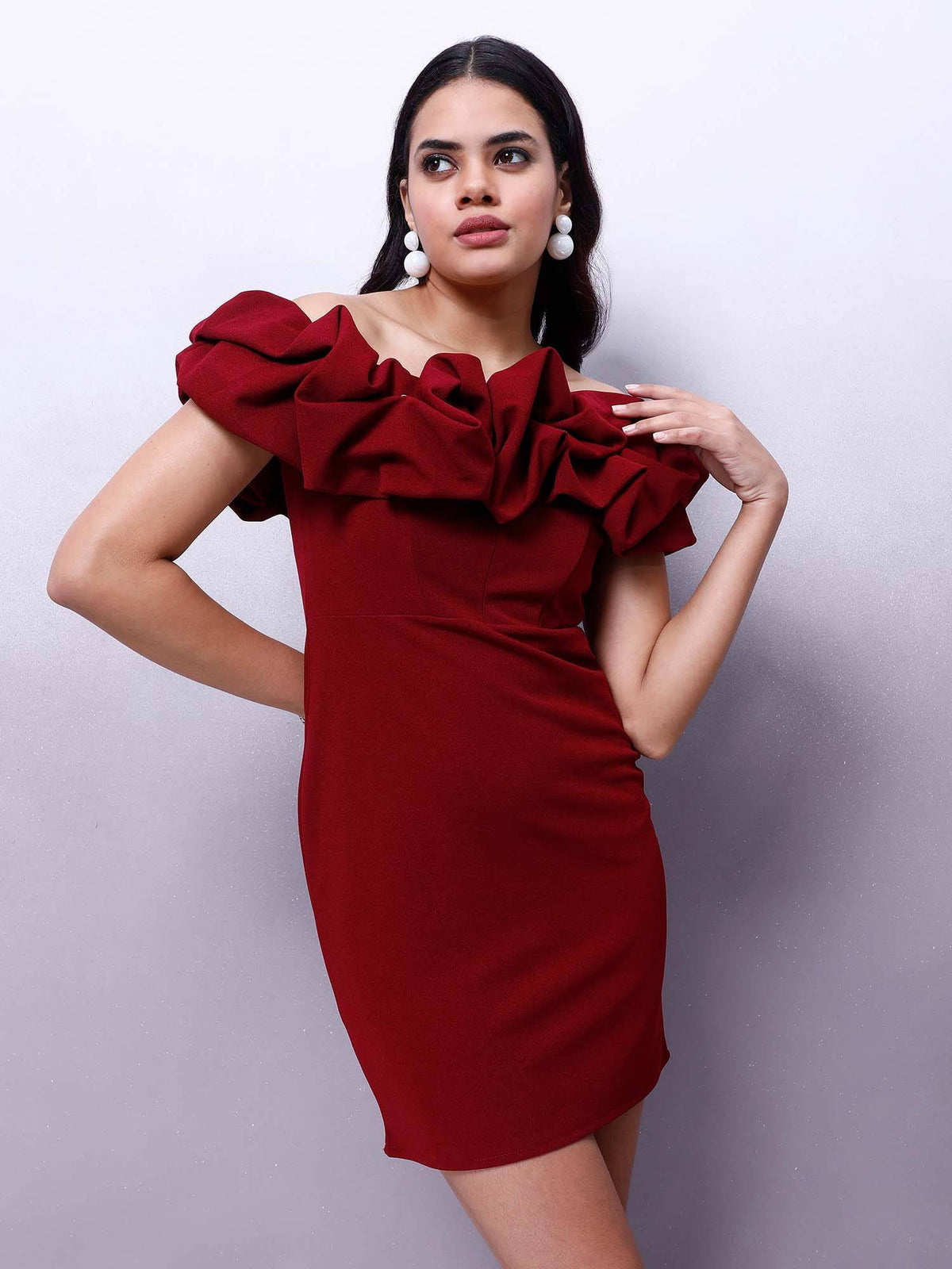 Maroon Off-Shoulder Solid Scrunchie Sheath Dress | D56 - view 6
