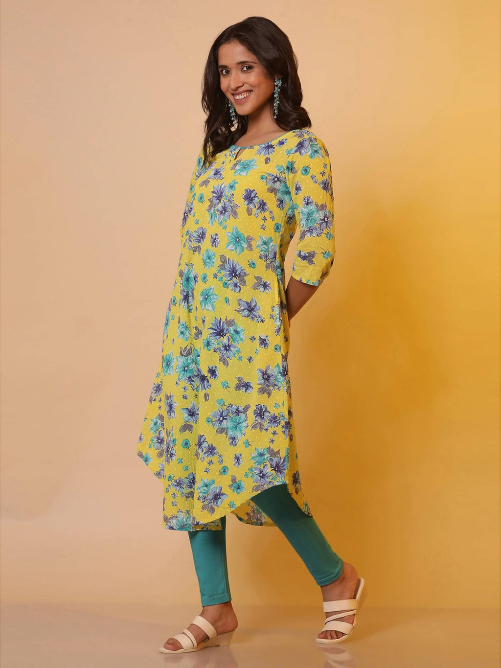 Women Yellow Floral Printed Cotton Kurta | KDG - view 4