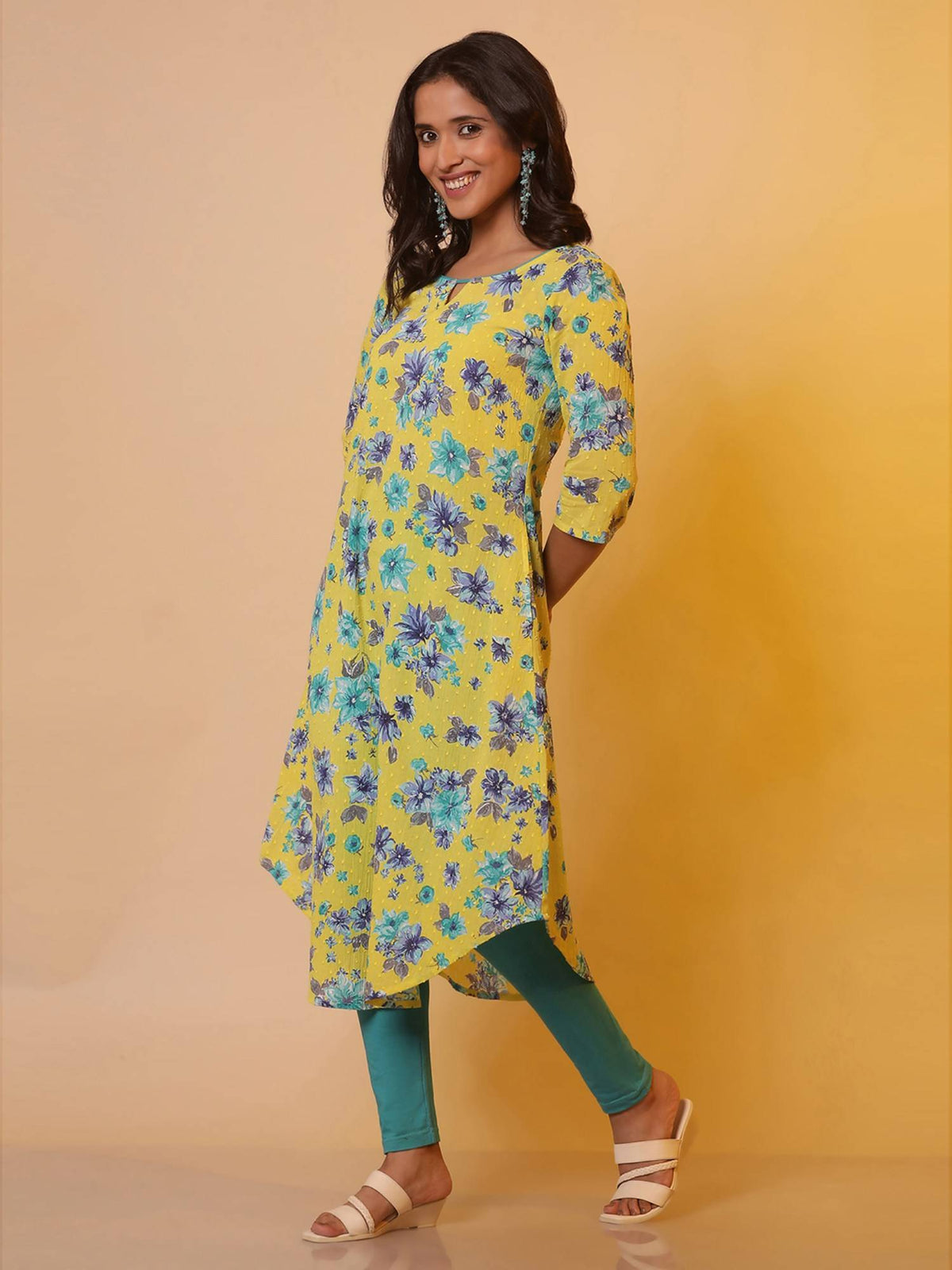 Women Yellow Floral Printed Cotton Kurta | KDG - view 4