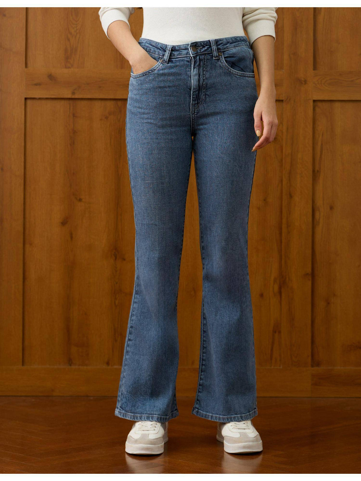 Women Blue Solid High Rise Bootcut Fit Jeans | BT10 - view 1