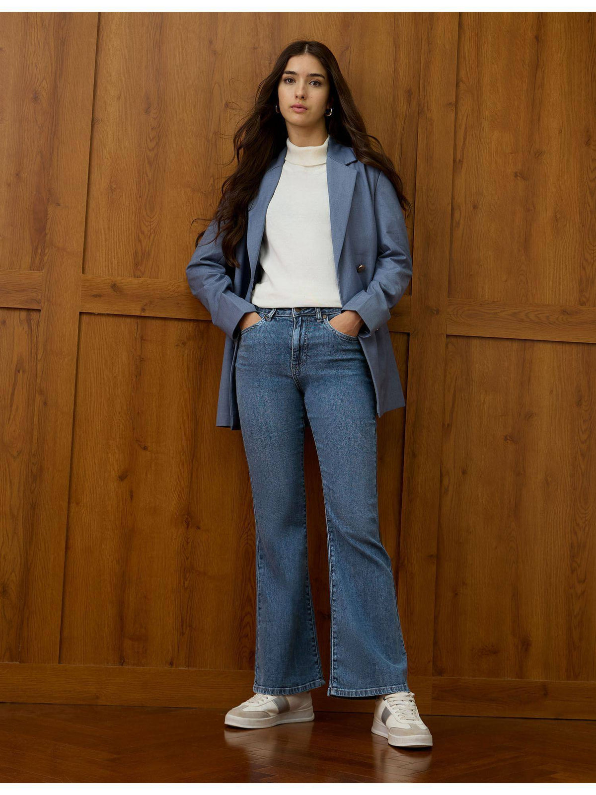 Women Blue Solid High Rise Bootcut Fit Jeans | BT10 - view 3
