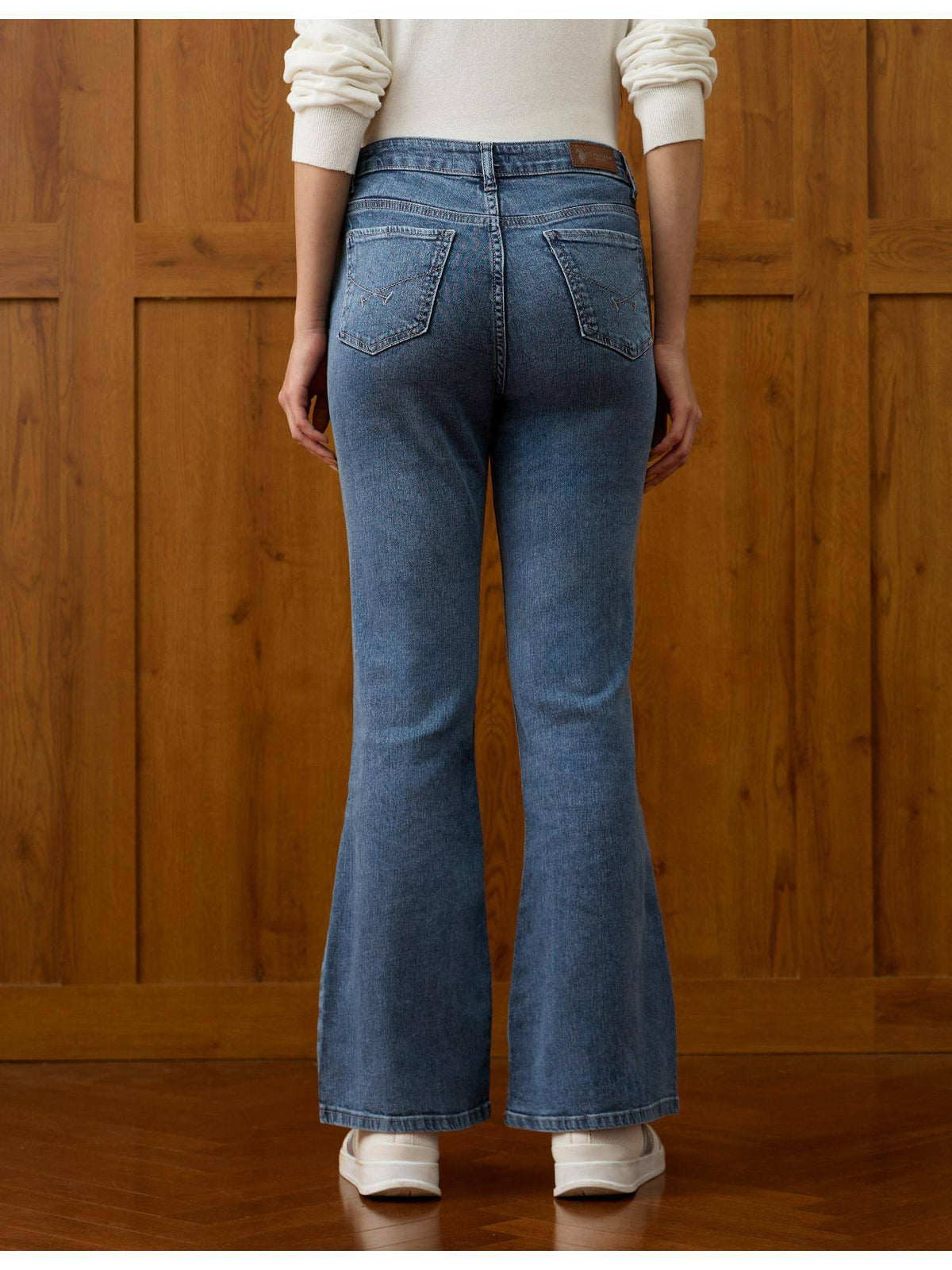 Women Blue Solid High Rise Bootcut Fit Jeans | BT10 - view 5