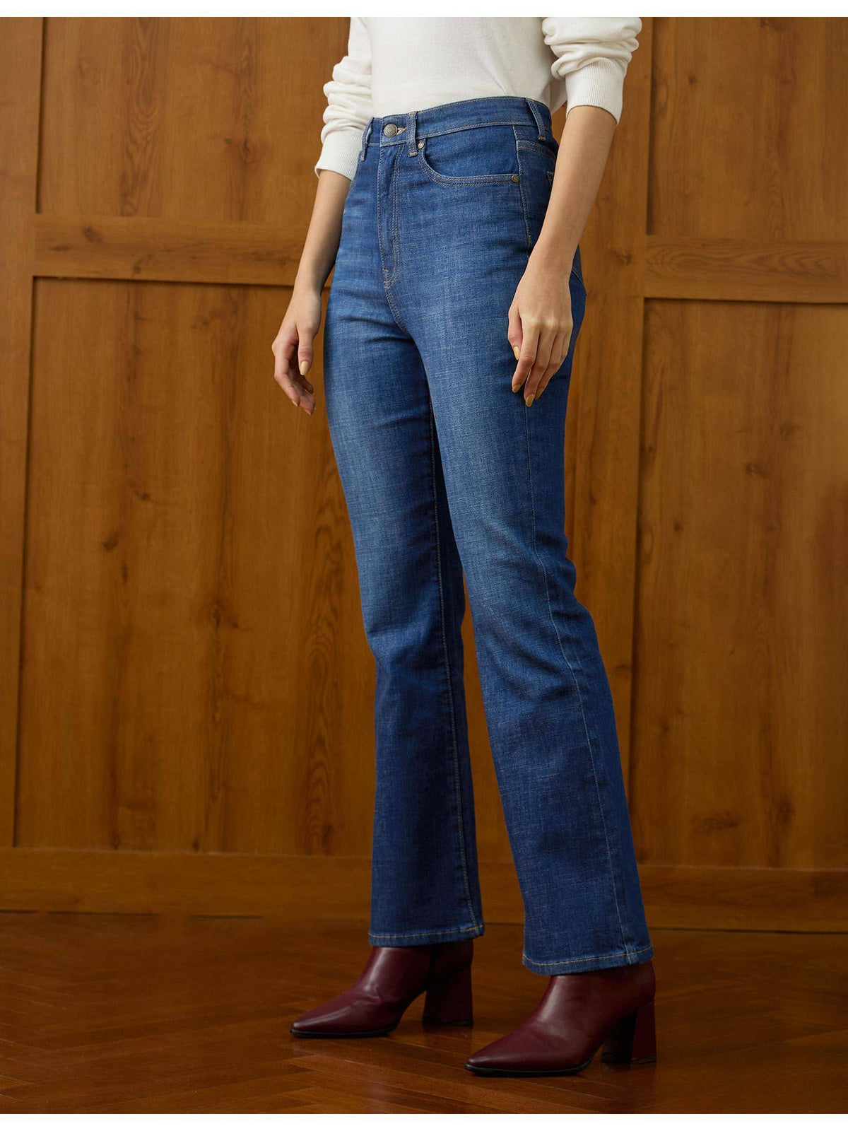 Women Blue Ultra-High Rise Bootcut Fit Jeans | BT10 - view 4