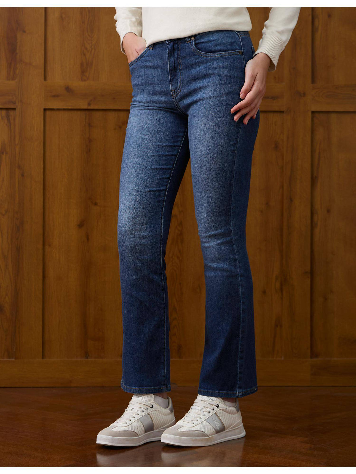 Women Blue Solid Whiskered Bootcut Fit Jeans | BT10 - view 4