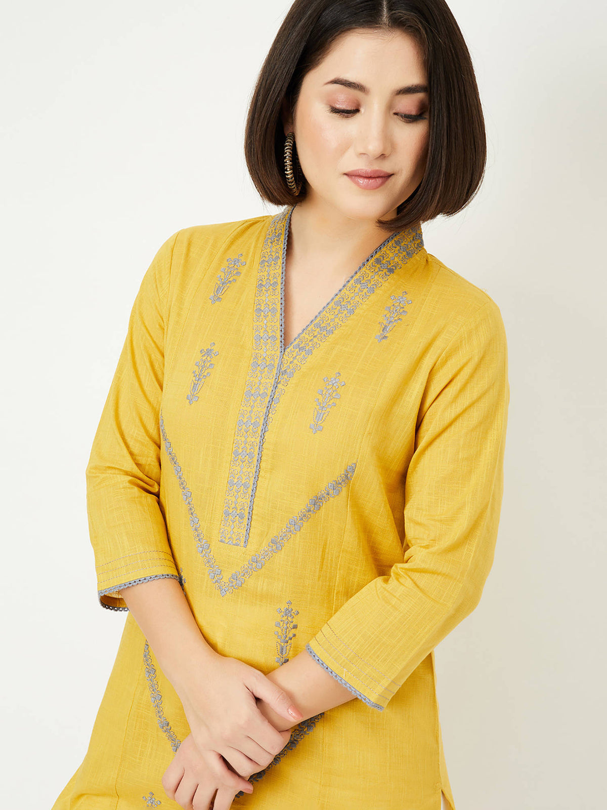 Women Yellow Embroidered Thread Work Kurta | U3S - view 3