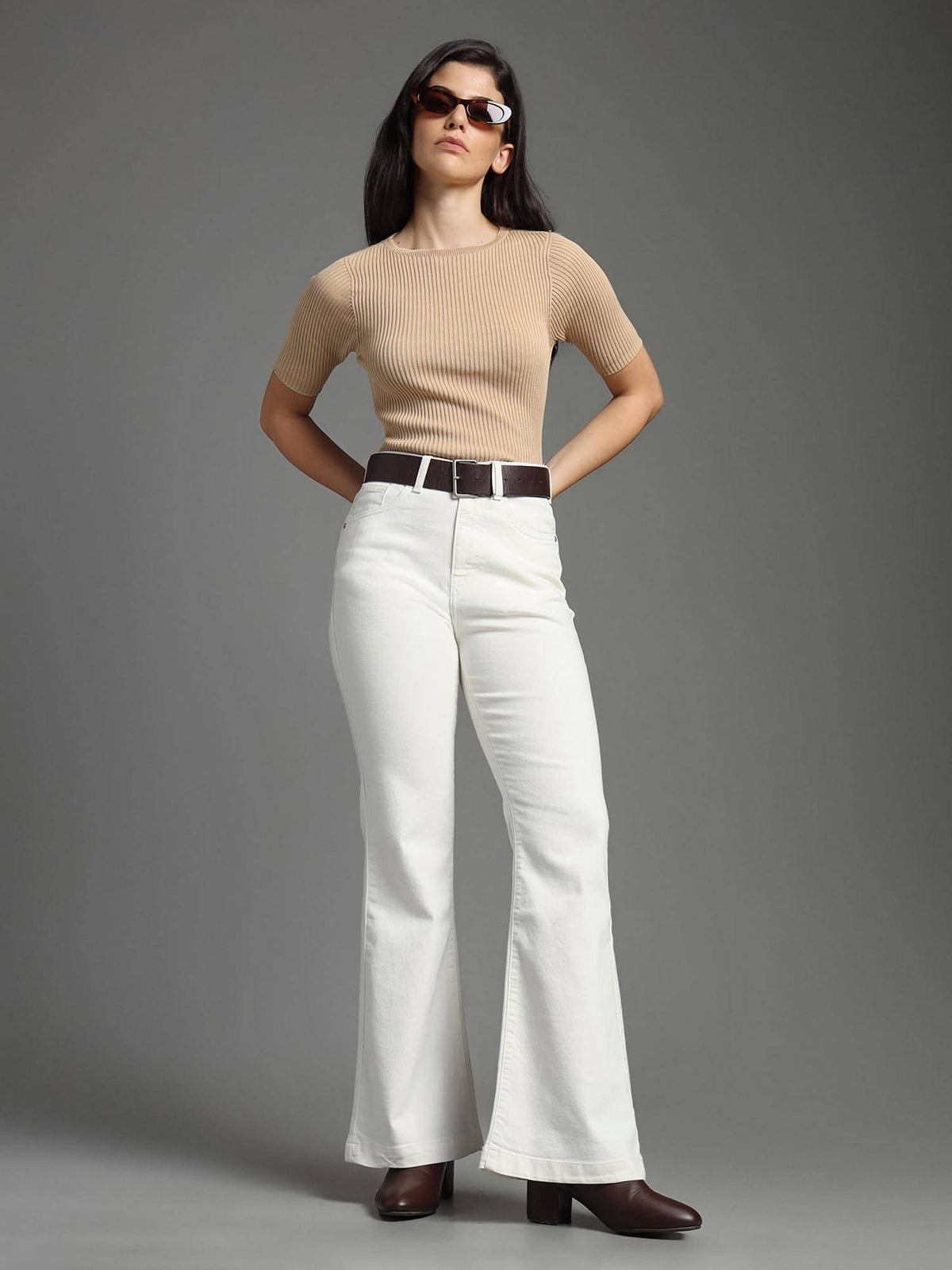 Women White Cotton Solid Flared Jeans | BG78 - view 3