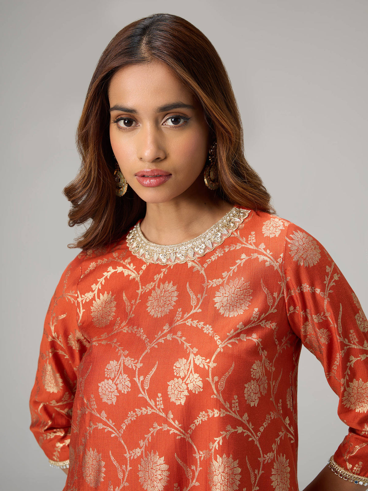 Off White Gadhwal Foil Printed Embellished Neck Kurta Brigade Bride | U3S - view 22