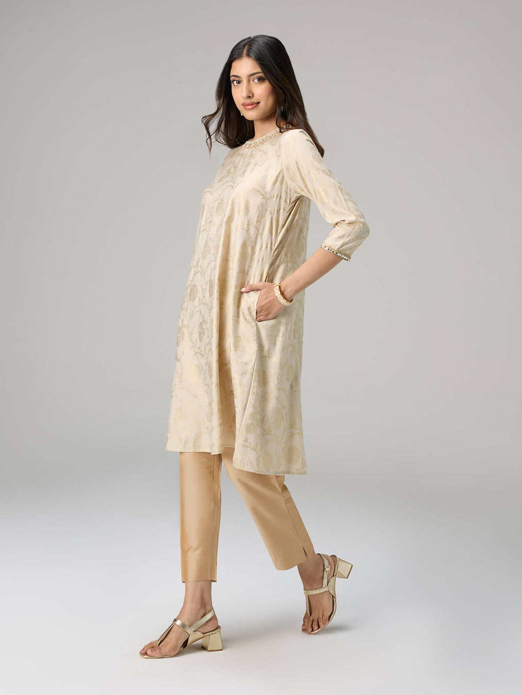 Off White Gadhwal Foil Printed Embellished Neck Kurta Brigade Bride | FY93 - view 3