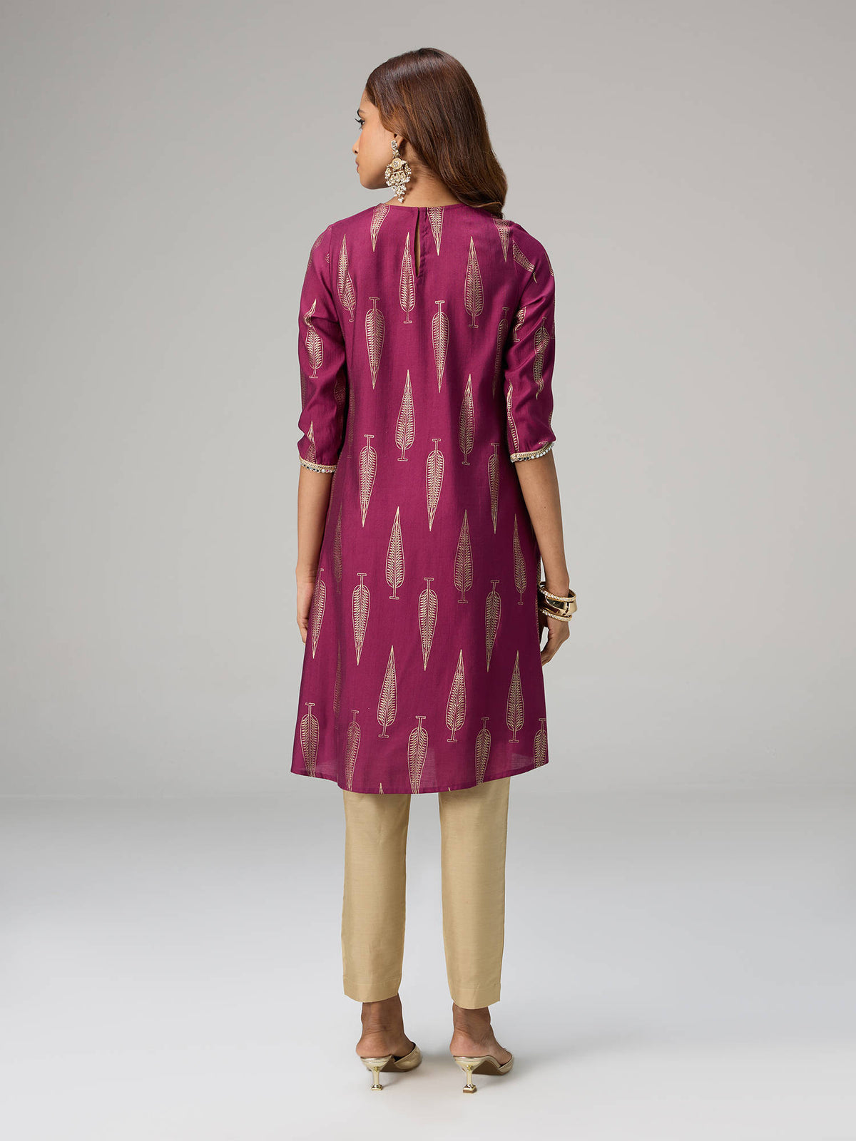 Off White Gadhwal Foil Printed Embellished Neck Kurta Brigade Bride | U3S - view 12