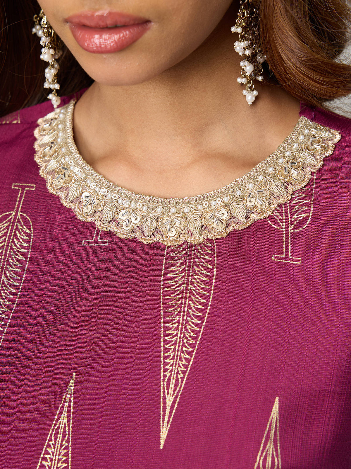 Off White Gadhwal Foil Printed Embellished Neck Kurta Brigade Bride | U3S - view 14
