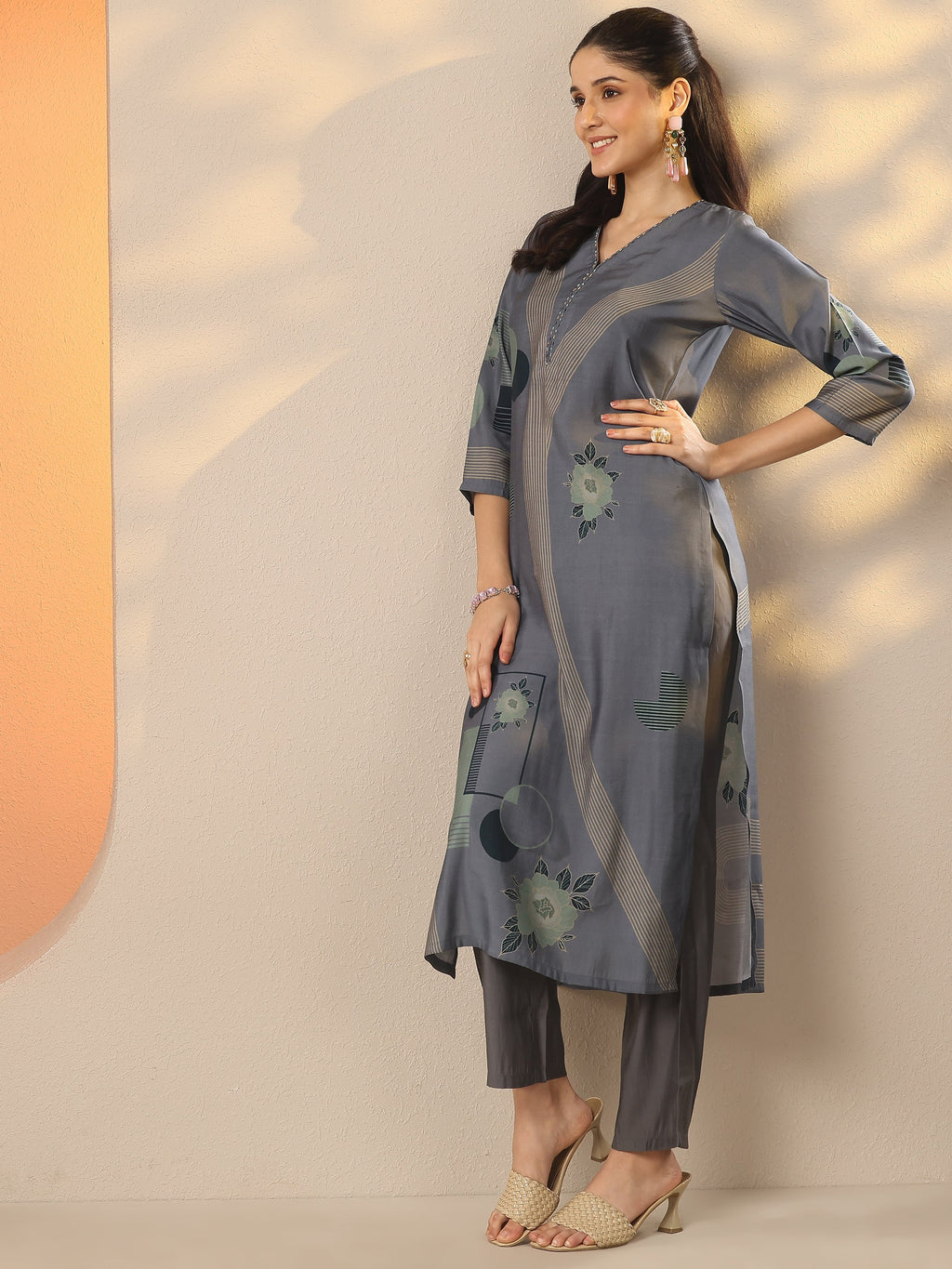 Gerua Grey Printed Silk Blend Straight Kurta
