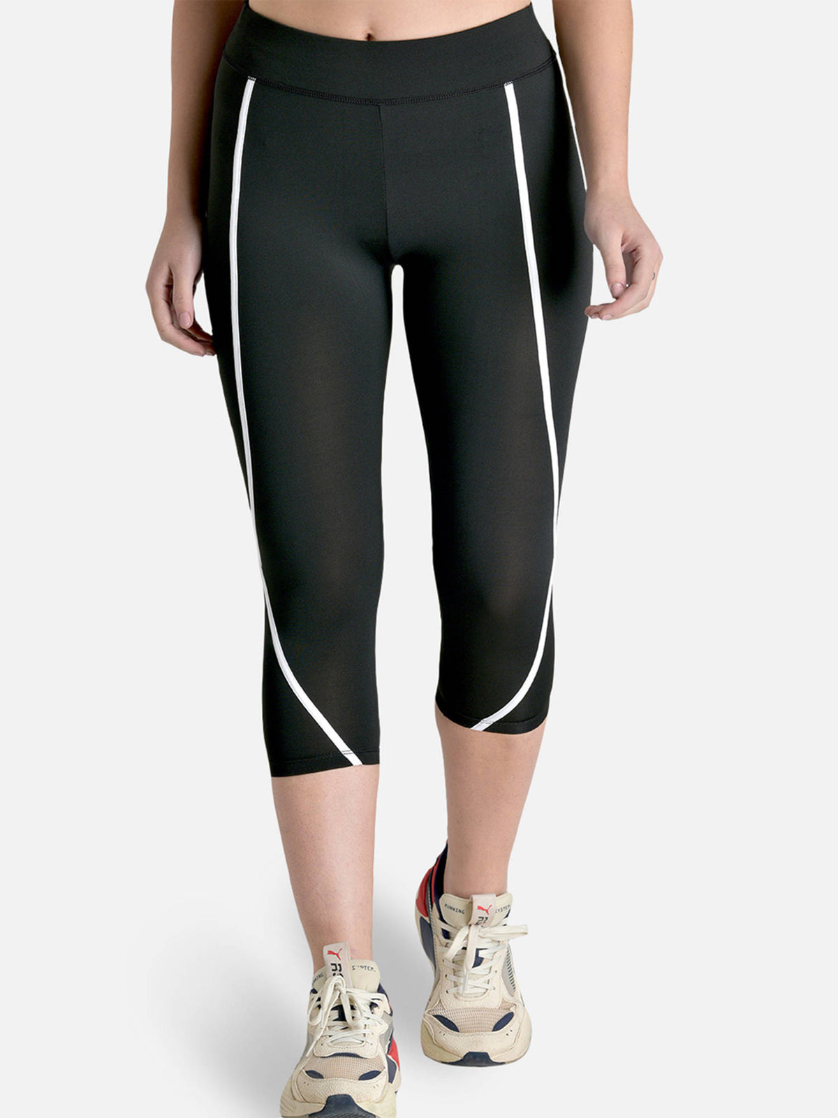 Curvy Capri Sports Legging - Black | L90 - view 1