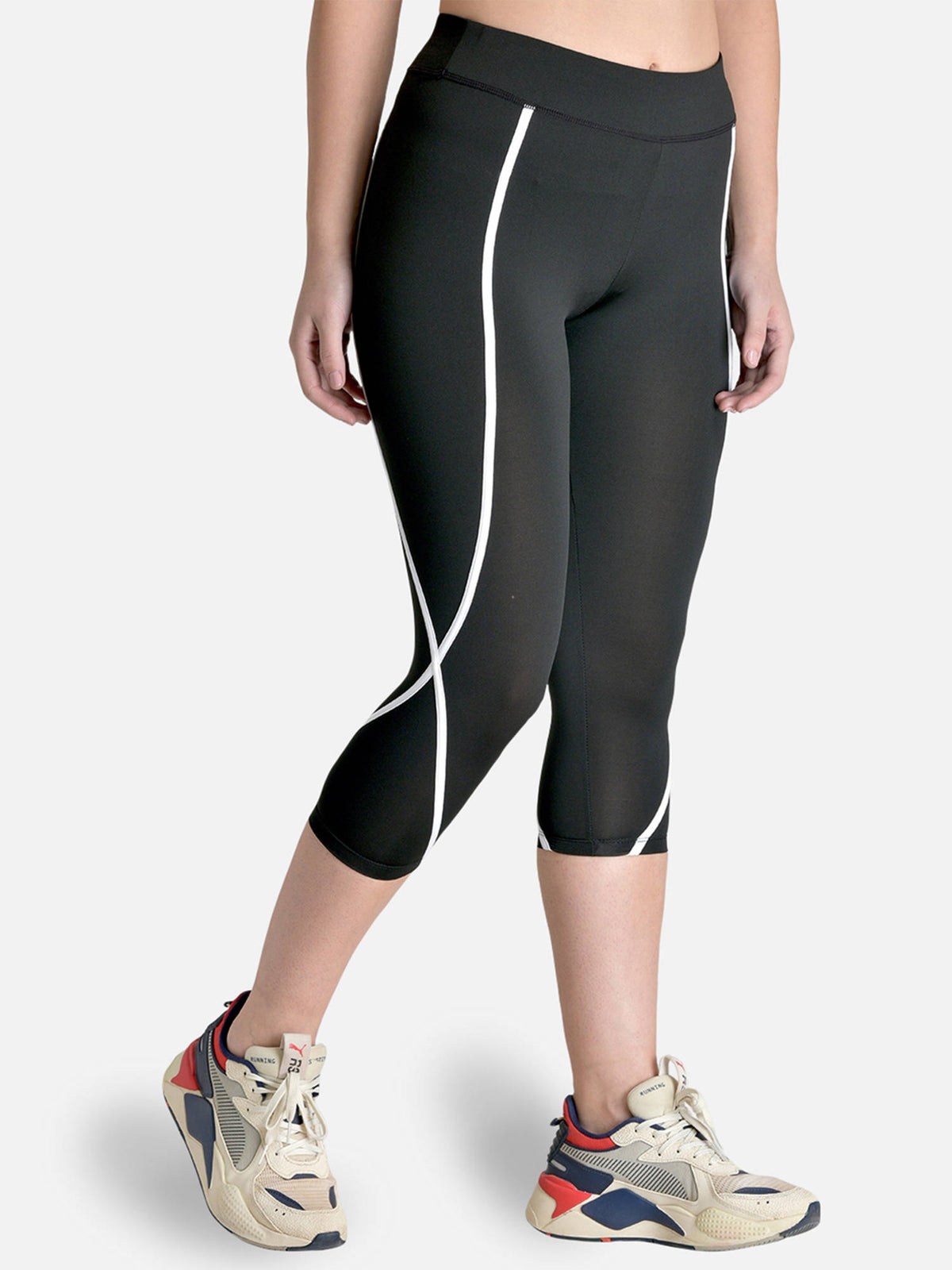 Curvy Capri Sports Legging - Black | L90 - view 4