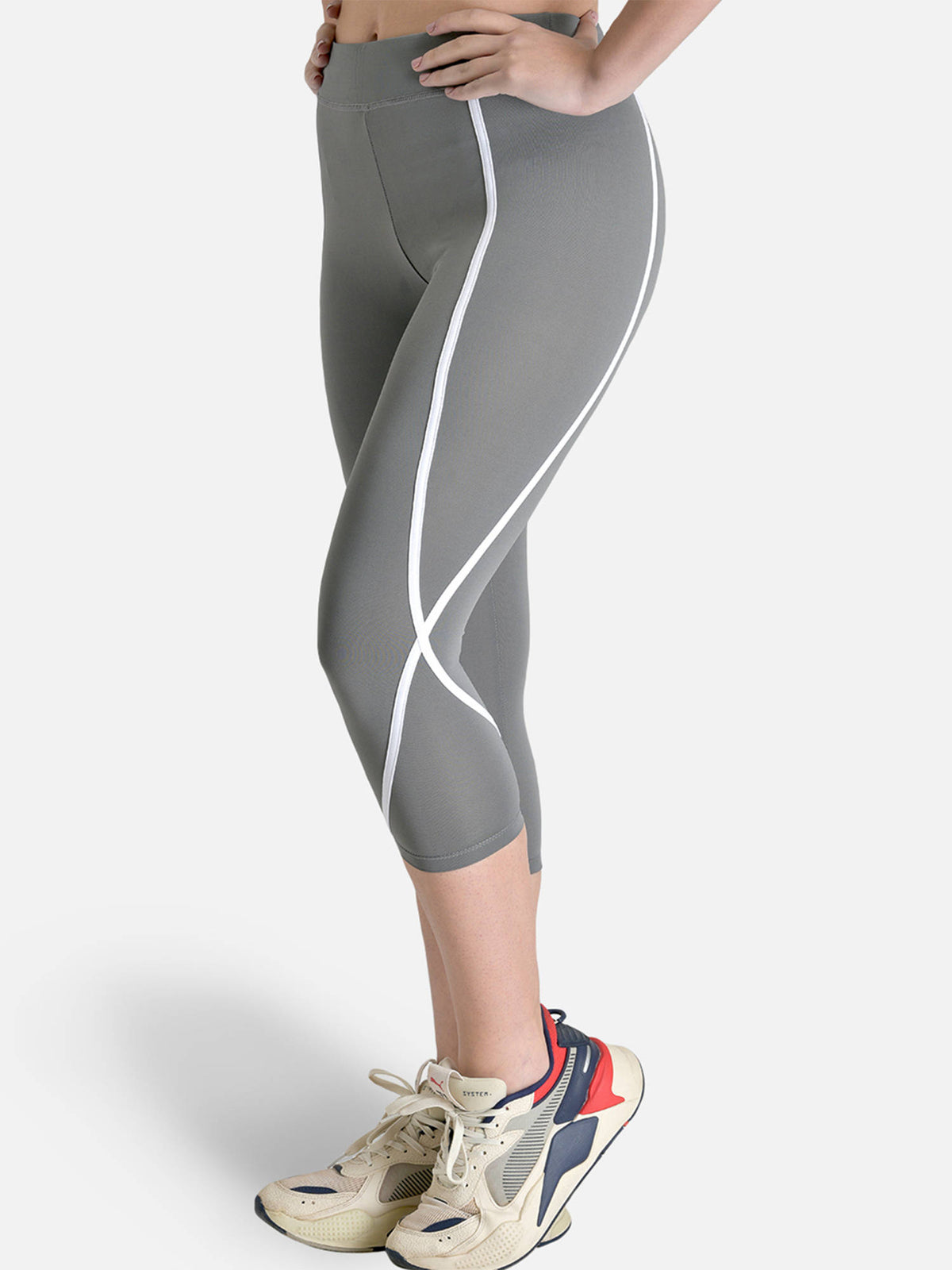 Curvy Capri Sports Legging - Grey | L90 - view 4