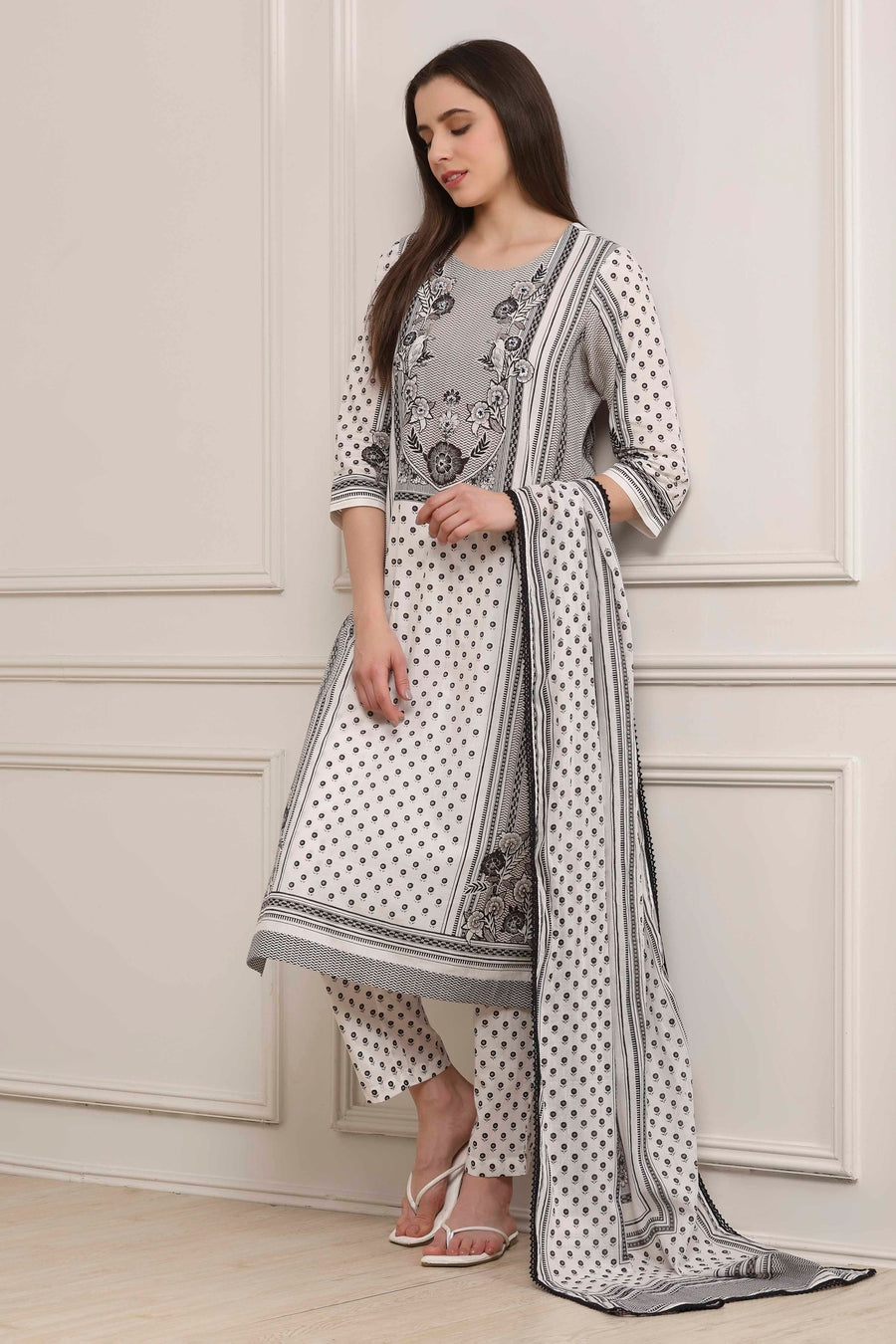 White and Black Cotton Printed Straight Suit Set KS60