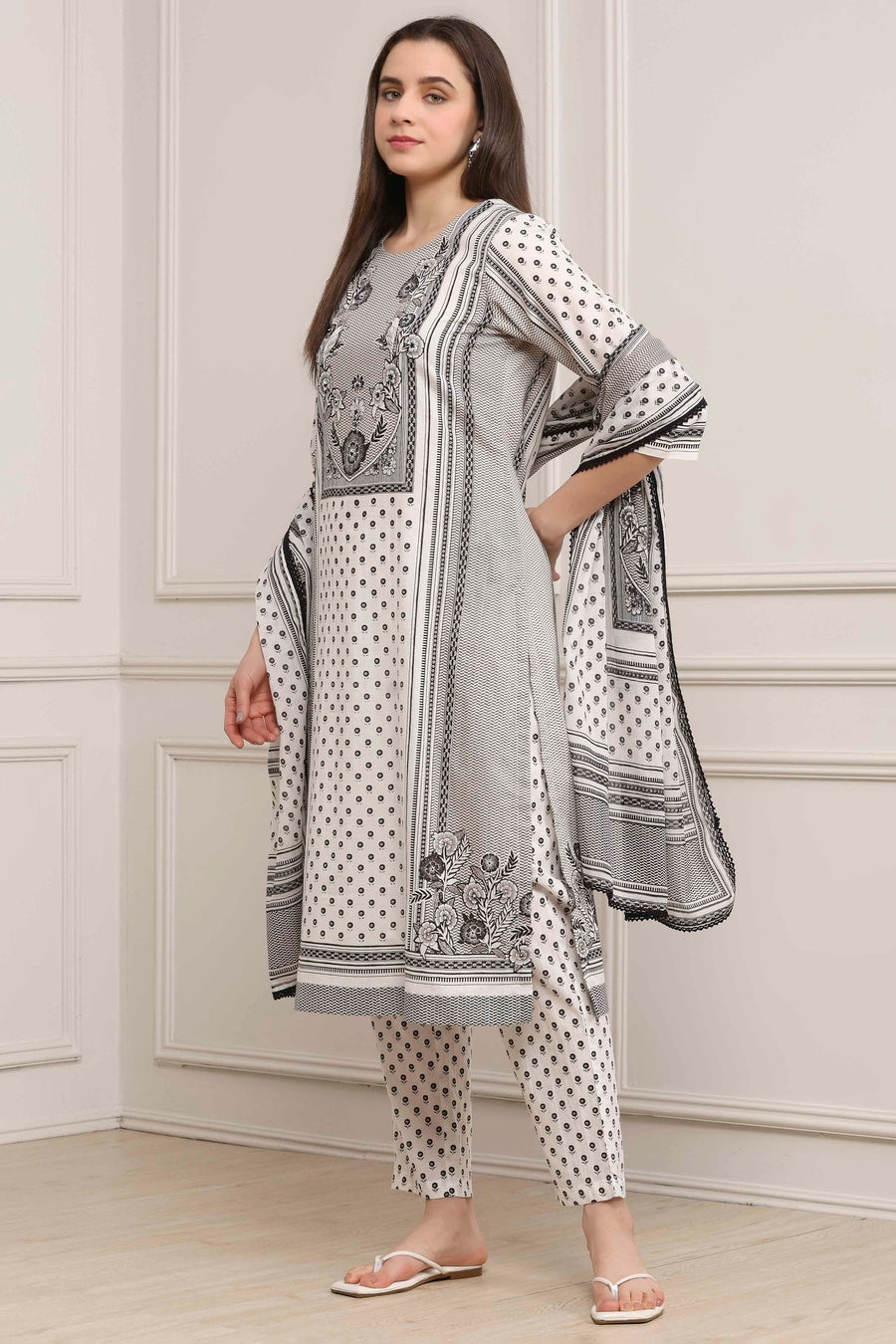 White and Black Cotton Printed Straight Suit Set KS60