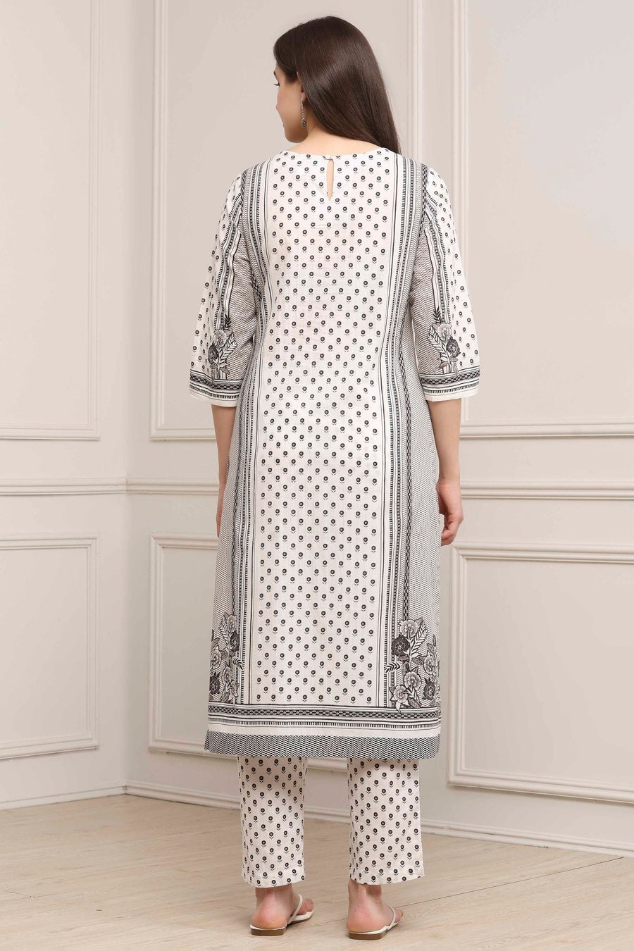 White and Black Cotton Printed Straight Suit Set KS60