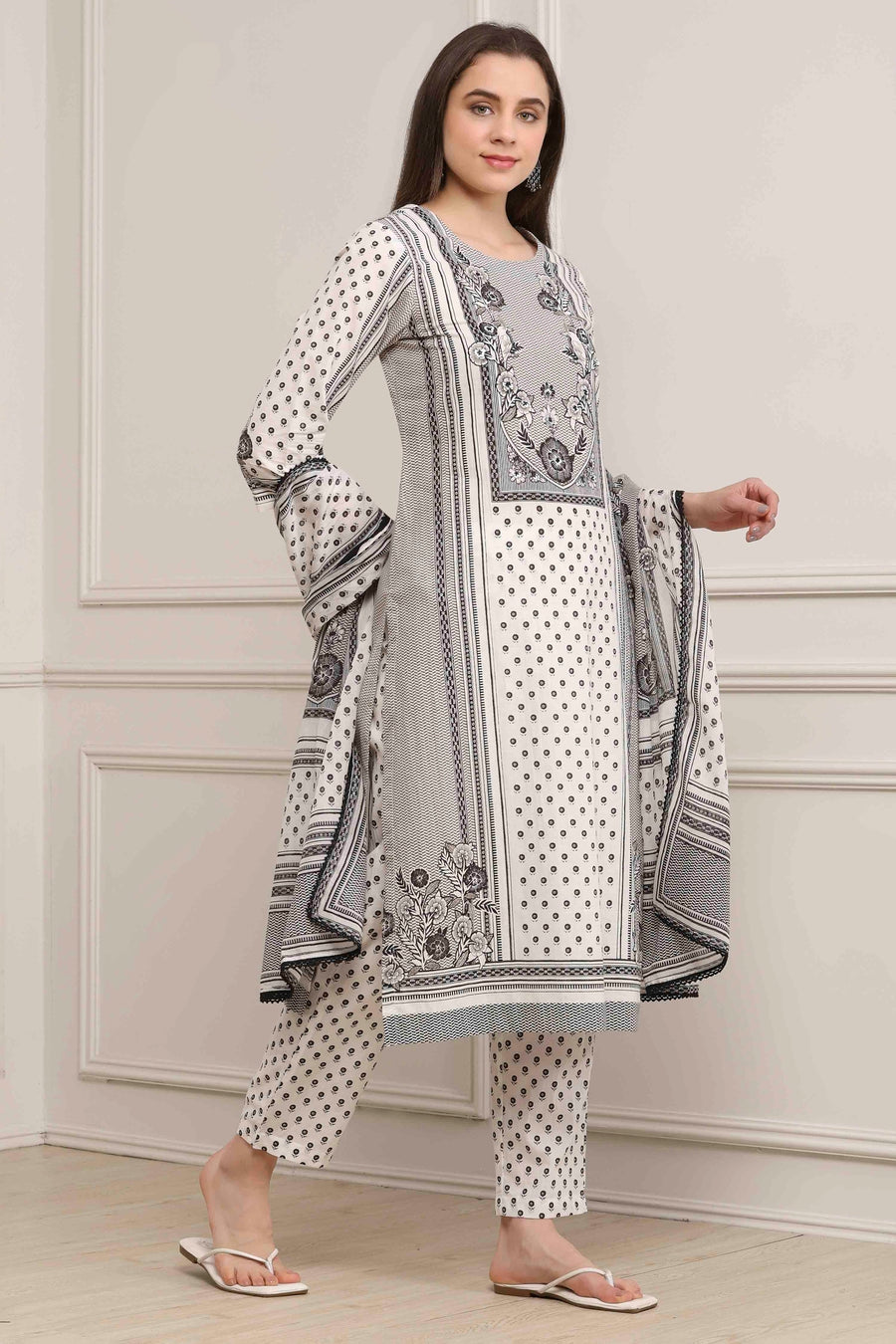 White and Black Cotton Printed Straight Suit Set KS60
