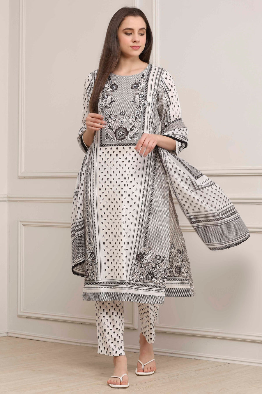 White and Black Cotton Printed Straight Suit Set KS60