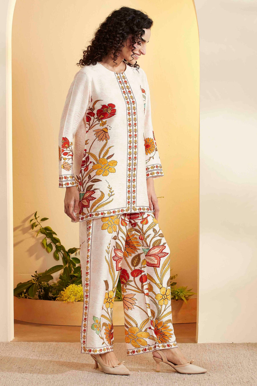 Ivory Viscose Blend Floral Printed Straight Kurta Set KS60