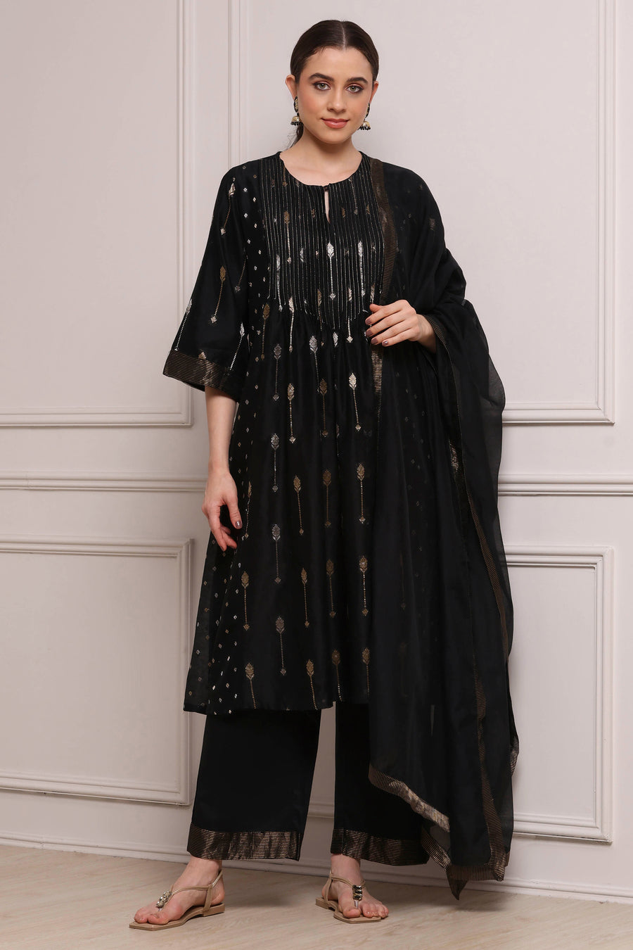 Black Silk Yarned Printed Gathered Suit Set KS60