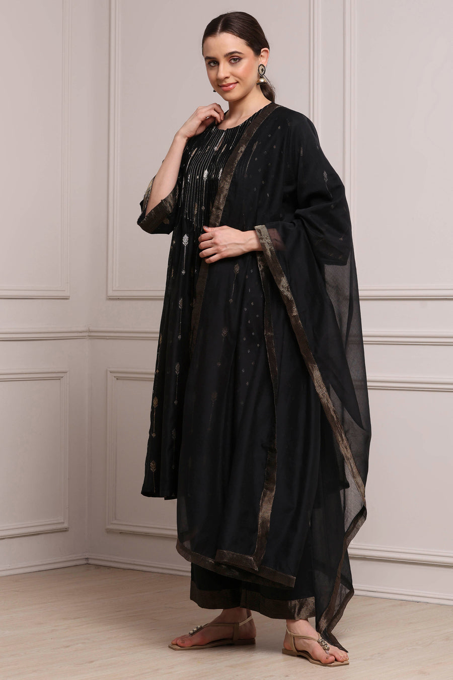 Black Silk Yarned Printed Gathered Suit Set KS60