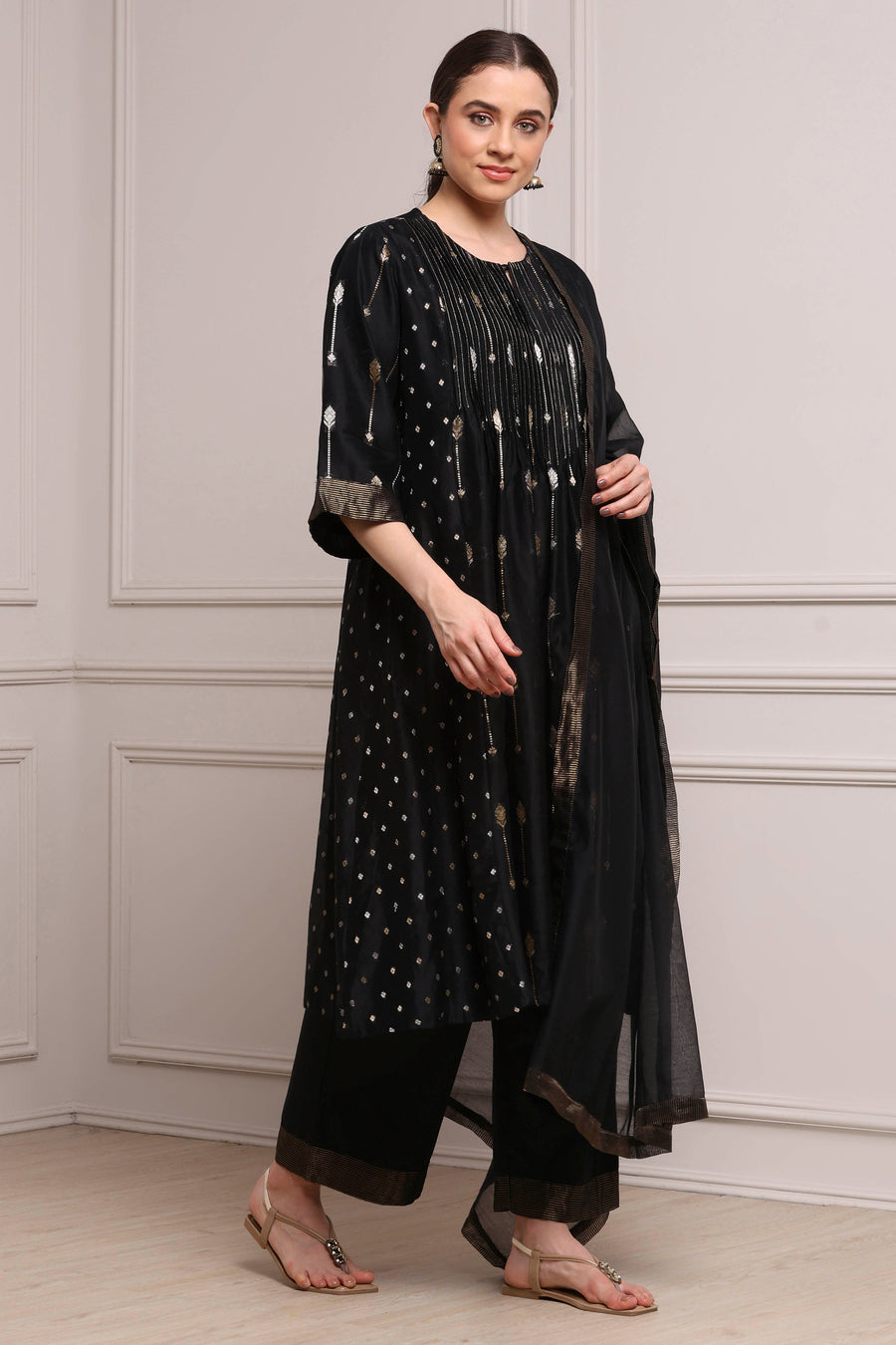 Black Silk Yarned Printed Gathered Suit Set KS60