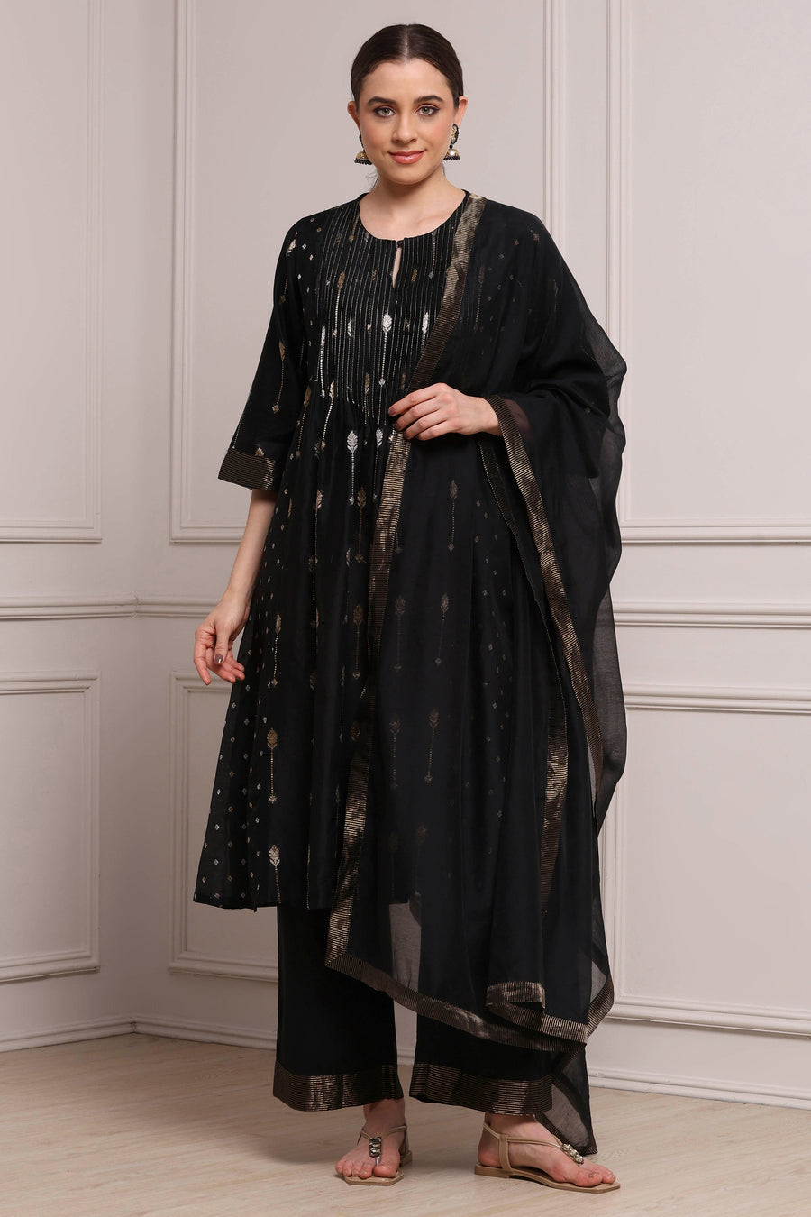 Black Silk Yarned Printed Gathered Suit Set KS60